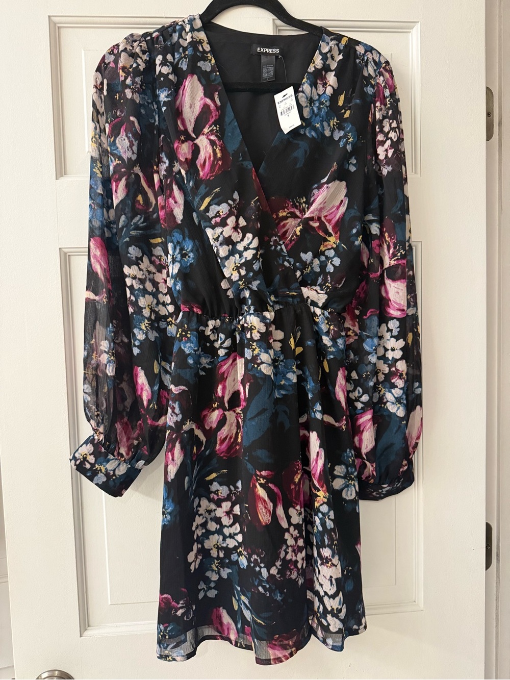 NWT Express Floral V-Neck Tie Waist Mini Dress M